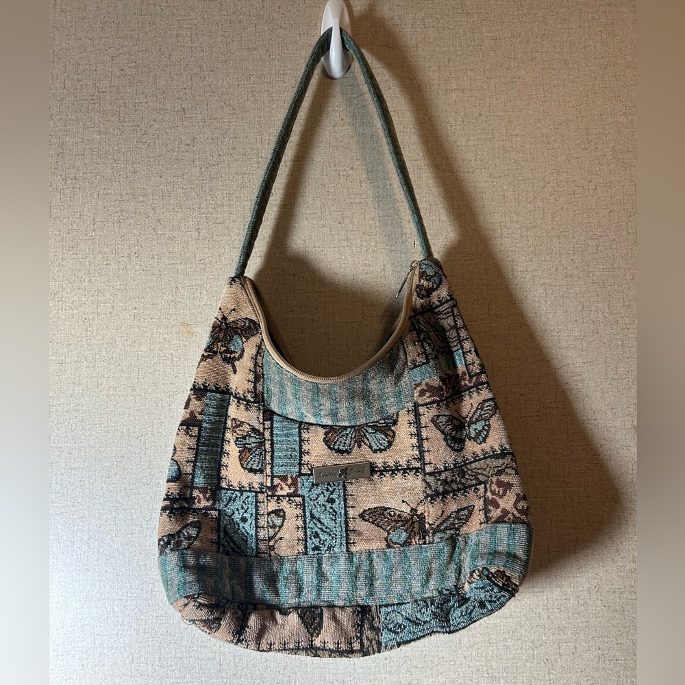 Isabella’s journey purse